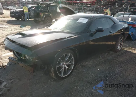 2022 Dodge Challenger Gt z USA, uszkodzony, nr VIN 2C3CDZJG8NH249784
